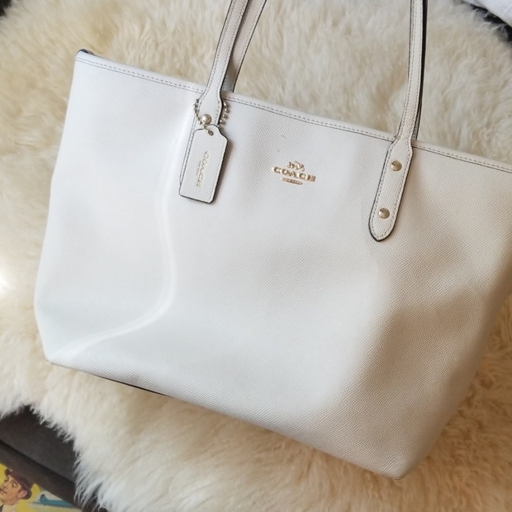 White coach tote